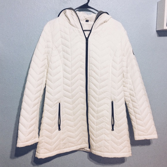 Guess Jackets & Blazers - White Quilted Guess Jacket